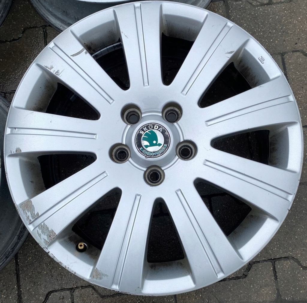 4x Alufelge 17 Zoll 6.0" 5x112 45ET Glanz Skoda Rim Wheel