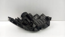 Laden Sie das Bild in den Galerie-Viewer, Frontscheinwerfer Renault Megane II Xenon Links Scheinwerfer Headlight SCH8288320788hr