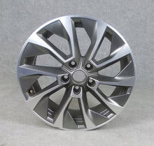 Laden Sie das Bild in den Galerie-Viewer, 1x Alufelge 17 Zoll 7.0&quot; 5x112 45ET Glanz Grau 57A601025AB Skoda Karoq Rim Wheel