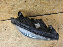 Laden Sie das Bild in den Galerie-Viewer, Frontscheinwerfer Mercedes-Benz W246 LED Rechts Scheinwerfer Headlight