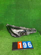 Laden Sie das Bild in den Galerie-Viewer, Frontscheinwerfer Toyota Corolla 81110-02S60 Rechts Scheinwerfer Headlight SCH6748065322gu