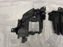 Laden Sie das Bild in den Galerie-Viewer, Frontscheinwerfer Opel Mokka Ein Stück (Rechts oder Links) Headlight