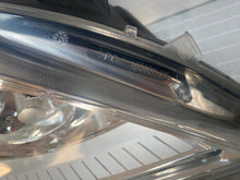 Laden Sie das Bild in den Galerie-Viewer, Frontscheinwerfer Mercedes-Benz Viano A6398202961 Xenon Rechts Headlight
