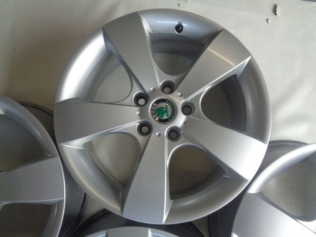 4x Alufelge 17 Zoll 7.0" 5x112 54ET Glanz Silber 1Z0601025D Skoda Octavia I FEL3494021146en