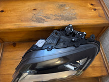 Laden Sie das Bild in den Galerie-Viewer, Frontscheinwerfer VW Amarok Links Scheinwerfer Headlight SCH4307996758ax