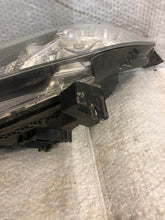 Laden Sie das Bild in den Galerie-Viewer, Frontscheinwerfer Honda Cr-V IV Xenon Links Scheinwerfer Headlight SCH5333288283ys