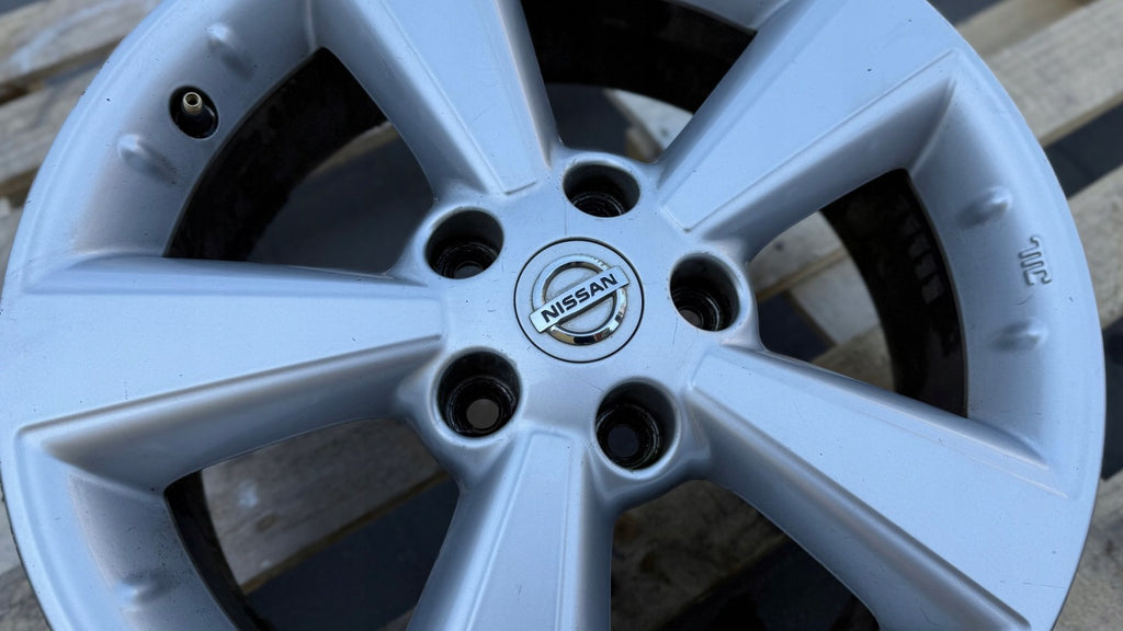 1x Alufelge 17 Zoll 6.5" 5x114.3 40ET Glanz Silber 40300-EY17C Nissan Qashqai I FEL7276370507lo