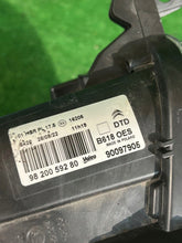Laden Sie das Bild in den Galerie-Viewer, Frontscheinwerfer Citroën C3 III 9820059280 Links Scheinwerfer Headlight