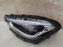 Laden Sie das Bild in den Galerie-Viewer, Frontscheinwerfer Mercedes-Benz Gla A2479066901 Links Scheinwerfer Headlight SCH2562681812wc