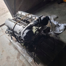 Load image into Gallery viewer, Motor BMW E31 E32 M70B50 5.0 300PS 220kW Benzin Engine Unkomplett
