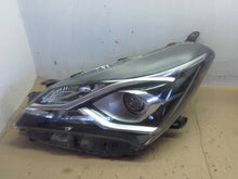 Load image into Gallery viewer, Frontscheinwerfer Toyota Yaris Links Scheinwerfer Headlight