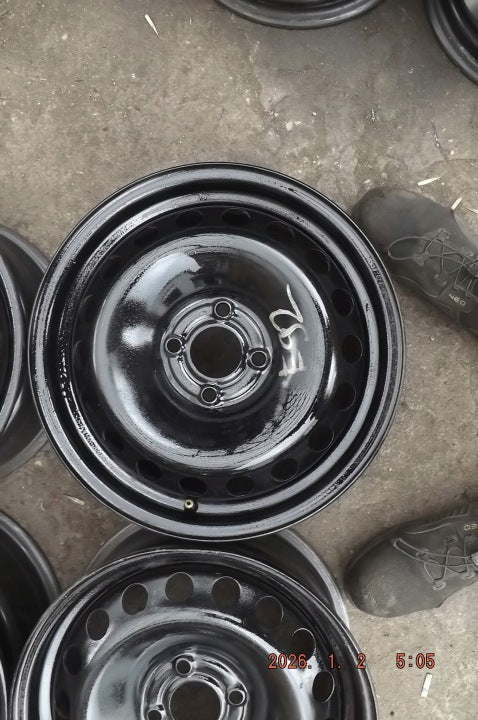 4x Alufelge 15 Zoll 6.0" 4x100 50ET Schwarz Dacia Sandero I Z Logan Rim Wheel FEL8381971517ur