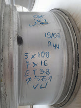 Load image into Gallery viewer, 1x Alufelge 16 Zoll 7.0" 5x100 38ET Glanz Silber 1J9071491 VW Rim Wheel FEL6673703533le