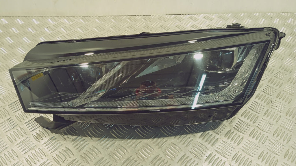 Frontscheinwerfer Skoda Octavia IV 5E4941015B LED Links Scheinwerfer Headlight SCH4771144231jt