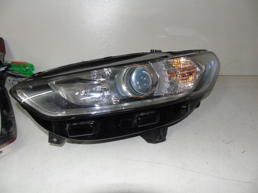 Frontscheinwerfer Ford Mondeo 89912873 Rechts Scheinwerfer Headlight SCH1802712531vv