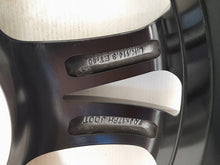 Load image into Gallery viewer, 1x Alufelge 17 Zoll 7.0&quot; 5x114.3 40ET Silber KBA49765 Nissan J11 Rim Wheel