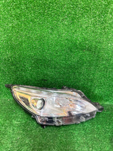 Load image into Gallery viewer, Frontscheinwerfer Peugeot 2008 90106471 9815403080 Rechts Scheinwerfer Headlight