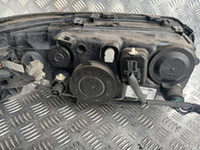 Load image into Gallery viewer, Frontscheinwerfer Volvo V70 II 30698835 89900331 Links Scheinwerfer Headlight