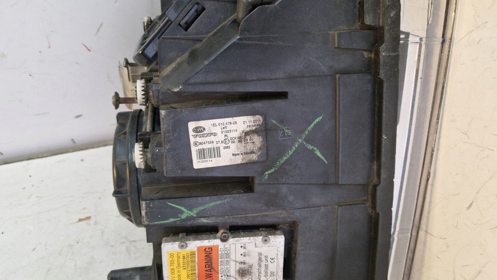 Frontscheinwerfer Volvo 21323114 Links Scheinwerfer Headlight SCH1801962073uj