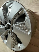 Laden Sie das Bild in den Galerie-Viewer, 1x Alufelge 17 Zoll 7.0" 5x114.3 52910-K4000 Hyundai Kona Rim Wheel FEL8595407112td