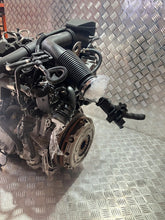 Load image into Gallery viewer, Motor Mercedes-Benz W177 282914 1.3 CGI 136PS 2019 Benzin Engine Komplett