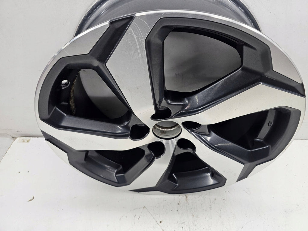 1x Alufelge 18 Zoll 5x114.3 Toyota Rav 4 Rim Wheel FEL1892701588ti