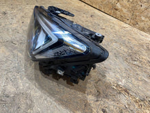 Laden Sie das Bild in den Galerie-Viewer, Frontscheinwerfer Seat Leon 5FB941007F S2505A054 Full LED Links Headlight