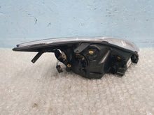 Load image into Gallery viewer, Frontscheinwerfer Ford Focus 8M5113W030AE Links Scheinwerfer Headlight SCH4829340089vq