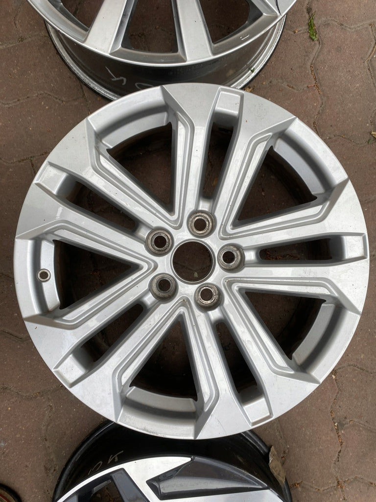 1x Alufelge 18 Zoll 7.0" 5x114.3 35ET Glanz Silber PW457-42001 Toyota I FEL3575100739ou