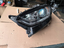 Laden Sie das Bild in den Galerie-Viewer, Frontscheinwerfer Ford Mondeo DS73-13W030-EA DS73-13W029-EA Rechts oder Links