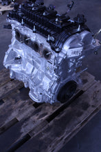 Load image into Gallery viewer, Motor Renault Captur II H4M632 1.6 9TKm 2024 Hybrid Engine Unkomplett