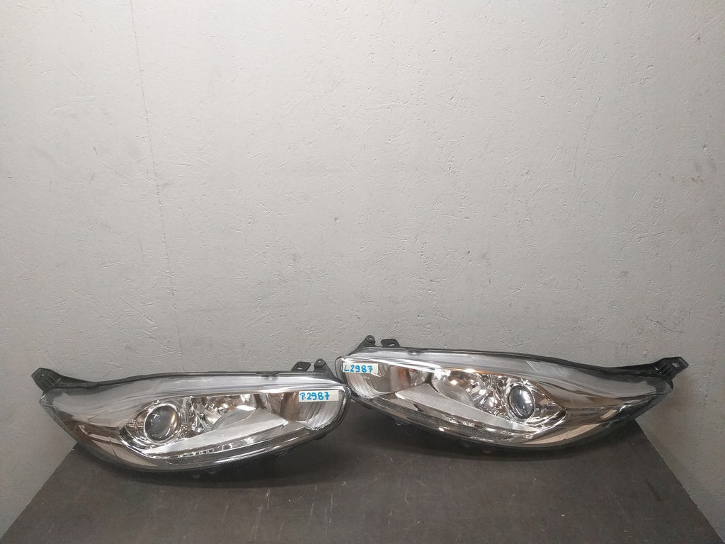 Frontscheinwerfer Ford Fiesta C1BB-13W030-CH LED Ein Stück (Rechts oder Links)