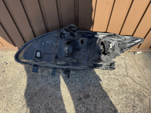 Load image into Gallery viewer, Frontscheinwerfer Renault Laguna III 260100033R 89901833 Rechts Headlight SCH3995733851lk