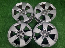 Laden Sie das Bild in den Galerie-Viewer, 4x Alufelge 17 Zoll 7.0" 5x112 47ET Glanz Silber 8S0601025J Audi Tt Rim Wheel FEL6999955683kz