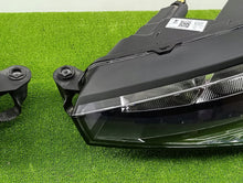 Laden Sie das Bild in den Galerie-Viewer, Frontscheinwerfer Skoda Scala 657941015 6657941016 Ein Satz Headlight SCH6782202619sc