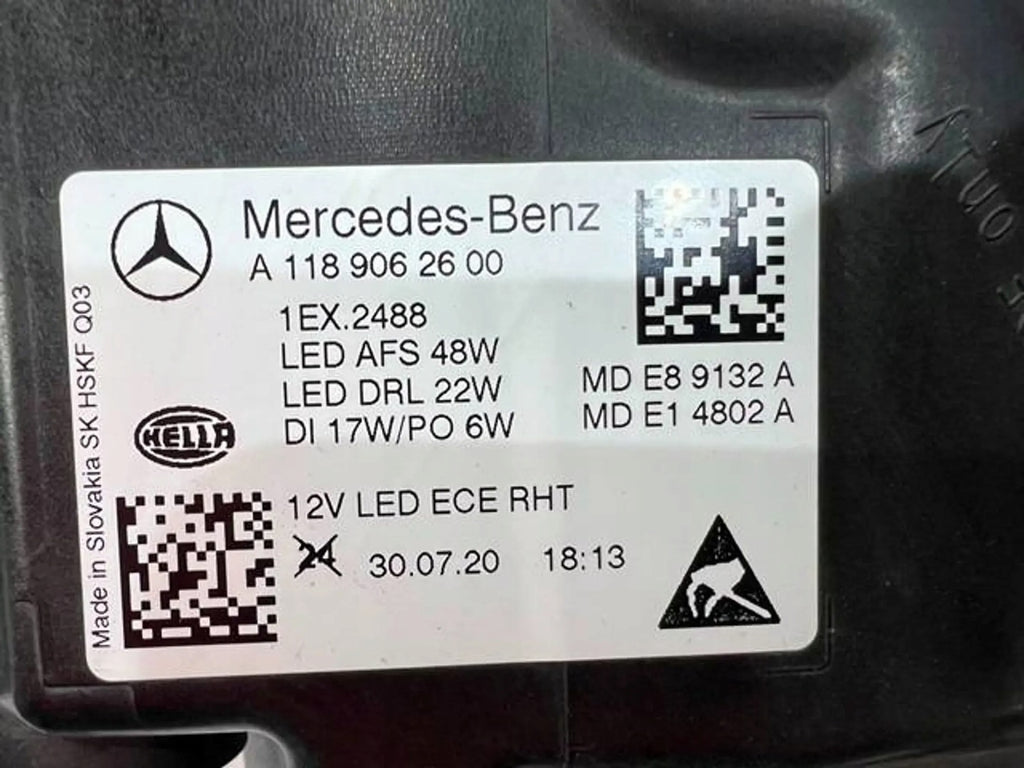 Frontscheinwerfer Mercedes-Benz Cla NKO3136 Rechts Scheinwerfer Headlight SCH3074723519qx