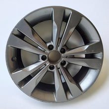 Laden Sie das Bild in den Galerie-Viewer, 1x Alufelge 18 Zoll 7.5&quot; 5x112 A2464010400 Mercedes-Benz Rim Wheel