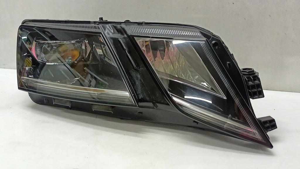 Frontscheinwerfer Skoda 030110423200 LED Rechts Scheinwerfer Headlight SCH6237007534ma