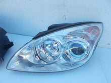 Load image into Gallery viewer, Frontscheinwerfer Hyundai I30 92102-2LXXX 92101-2LXXX Ein Satz Headlight