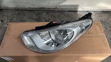 Laden Sie das Bild in den Galerie-Viewer, Frontscheinwerfer Hyundai I10 Links Scheinwerfer Headlight