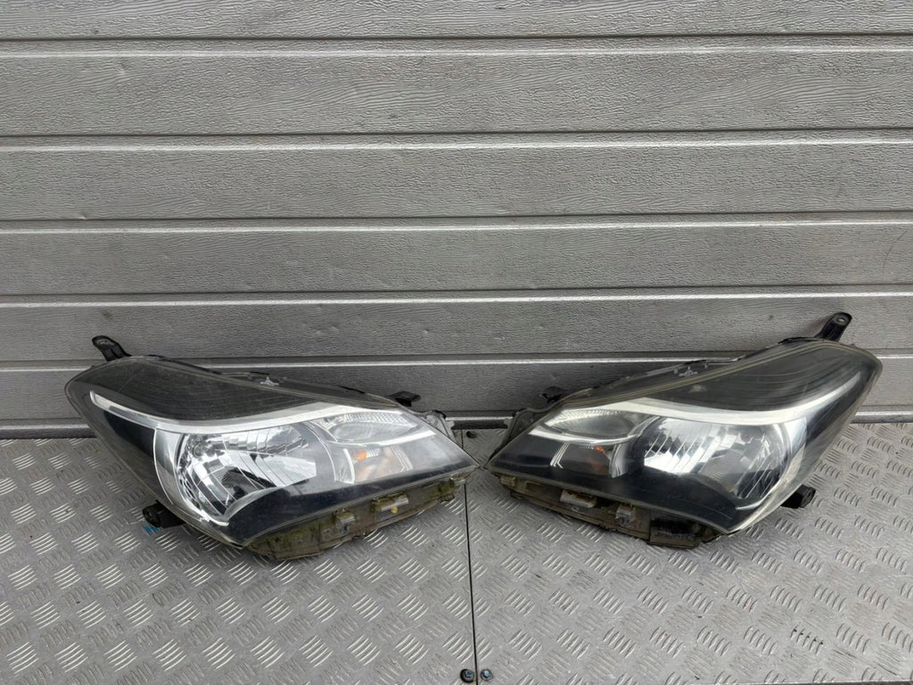 Frontscheinwerfer Toyota Yaris Ein Satz Scheinwerfer Headlight SCH8725543045hh