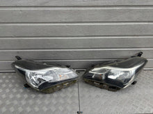Laden Sie das Bild in den Galerie-Viewer, Frontscheinwerfer Toyota Yaris Ein Satz Scheinwerfer Headlight SCH8725543045hh