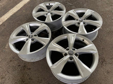 Laden Sie das Bild in den Galerie-Viewer, 4x Alufelge 19 Zoll 7.0" 5x112 34ET Glanz Silber 80A601025K Audi Rim Wheel FEL5922981608px