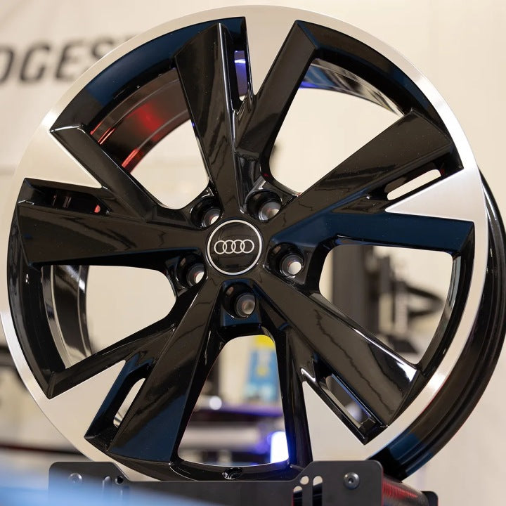4x Alufelge 20 Zoll 8.0" 5x112 45ET Glanz Schwarz 89A601025E Audi E-Tron FEL3692305316zn