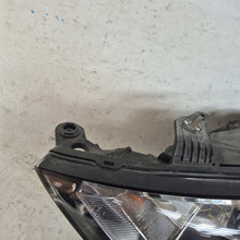 Laden Sie das Bild in den Galerie-Viewer, Frontscheinwerfer Audi A1 82A941003 Links Scheinwerfer Headlight