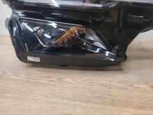 Laden Sie das Bild in den Galerie-Viewer, Frontscheinwerfer Skoda Karoq 57B941036 Rechts Scheinwerfer Headlight SCH9148603738dk