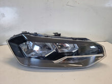 Laden Sie das Bild in den Galerie-Viewer, Frontscheinwerfer VW Polo 2G1941006 Rechts Scheinwerfer Headlight