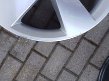 Load image into Gallery viewer, 1x Alufelge 17 Zoll 7.0" 5x112 45ET Glanz Silber 57A601025F Skoda I Rim Wheel FEL7020346484vi