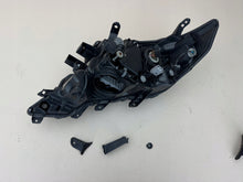 Load image into Gallery viewer, Frontscheinwerfer Toyota Land Cruiser 13R-A Rechts Scheinwerfer Headlight SCH2438201121zi