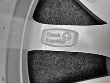 Load image into Gallery viewer, 1x Alufelge 16 Zoll 7.0" 5x100 46ET Glanz Silber 5JA601025AE Skoda Rapid FEL1591729078em